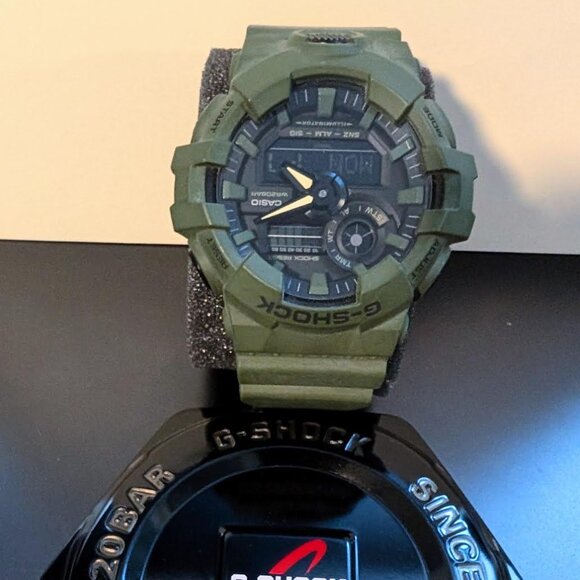 CASIO G-SCHOCK 5522 GA-700UC WATCH - Picture 1 of 6